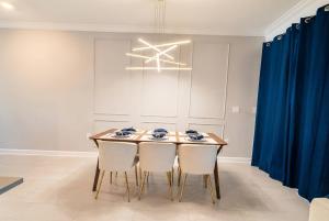 Storey Lake 4BR Townhome w Private Pool