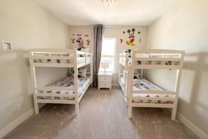 Modern 3BR Home Near Disney Reunion
