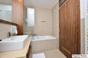 Superior Double or Twin Room with Balcony and Sea View room in Hotel Joso