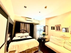 Stay at SMR Poblacion Makati