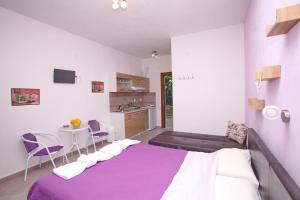 Sklavos Studios skopelos
