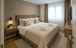 2 Bedroom Lovely Apartment In Rogoznica