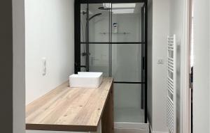 Cozy Apartment In Saint-Jean-Dangély With Wifi