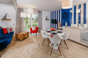 Large holiday home, sauna, jacuzzi