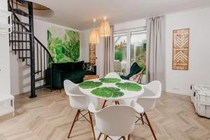 Large holiday home, jacuzzi, sauna