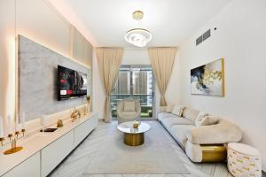 Elegant Apartment in Marina Diamond by beBalmy