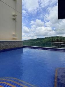 The Manor at Twin Lakes with Heated Pool Premium Stay