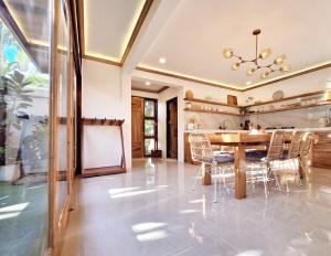 Three-Bedroom Luxury Garden Villa by Sing Siargao