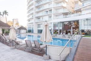 Beautiful View on 23rd Floor Beach Front at Camino Al Mar
