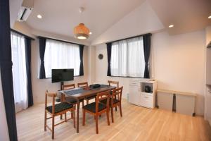 DJX3F Spacious 68 sqm Home for Groups near Asakusa and Tokyo Skytree 1 Double Bed 2 Wide Single Beds 1 Sofa Bed Sleeps 6