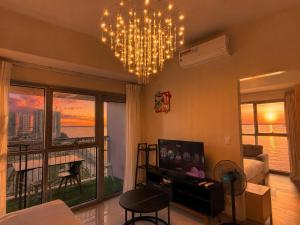 Modern Condo next to Okada Manila near MOA and Airport