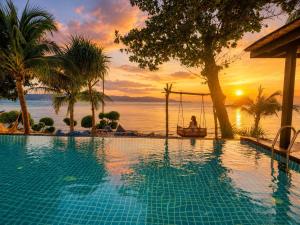 Sunset Beach Villas