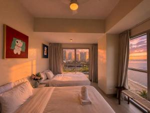 Modern Condo next to Okada Manila near MOA and Airport