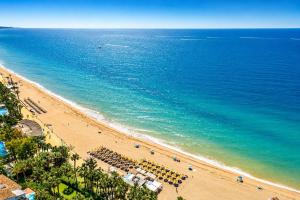 Las Cañas Beach Pool & Direct Beach Access