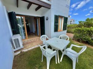 Relax in Arenal d Castell apartamento con piscinas