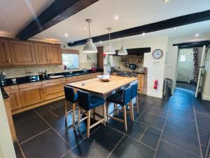 Bailey Glace Farmhouse