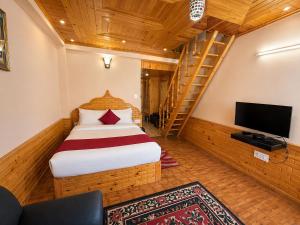 Hotel Hollywood Manali - Scenic River & Mountain View With Premium Rooms Near Mall Road