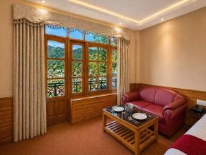 Hotel Hollywood Manali - Scenic River & Mountain View With Premium Rooms Near Mall Road