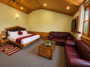 Hotel Hollywood Manali - Scenic River & Mountain View With Premium Rooms Near Mall Road