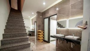 Ma Pi Leng Horizon Hostel - Tour & Motobike rental