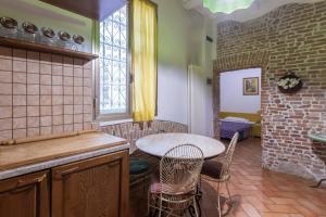 DeGombruti, Bologna by Short Holidays