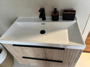LuxeStay Apartments