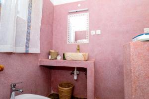 Nyumba Nyeupe - Central Apartments with Parking - Watamu