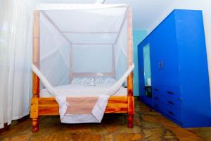 Nyumba Nyeupe - Central Apartments with Parking - Watamu