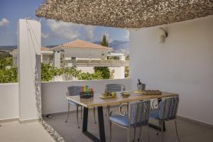 Ai Helis Summer House