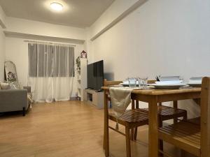 Cozy Urban Retreat in Burgos Circle, BGC