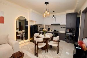 Misty Springs Westlands Breakfast Included Rooftop Infinity Pool & Gym