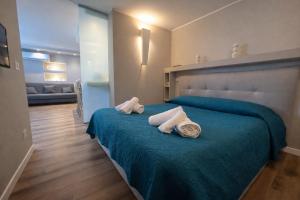 3 min walk from the metro- Wi-Fi and privacy -