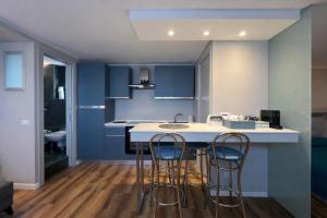 3 min walk from the metro- Wi-Fi and privacy -