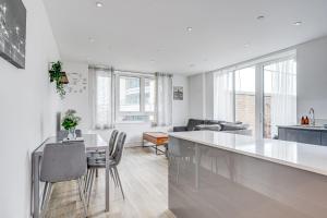 Battersea 2-Bed Apt Sleeps 4 with WiFi