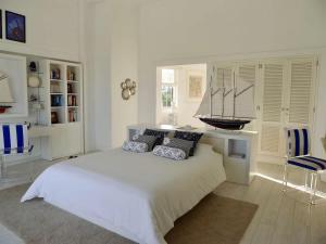 Large luxurious villa full of charm