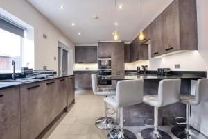 The Southfield Stay - Beautiful, Spacious, Modern