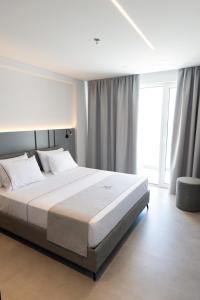 White Amfora Hotel