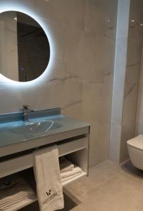 White Amfora Hotel