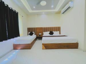 Hotel Shaurya - 300 Meters - Near Golden Temple
