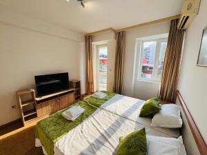 SUNNY HOUSE 101 One Bedroom Apartament