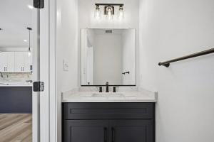 Luxury Top-Floor 3BR Condo with Pool, Just 2 Blocks from the Beach!