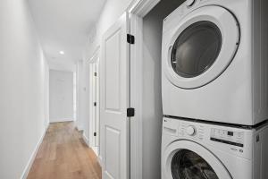Luxury Top-Floor 3BR Condo with Pool, Just 2 Blocks from the Beach!
