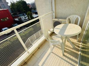 SUNNY HOUSE 102 One Bedroom Apartment