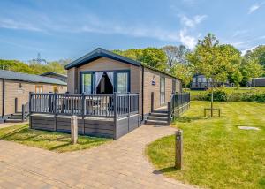 Hawkchurch Resort And Spa