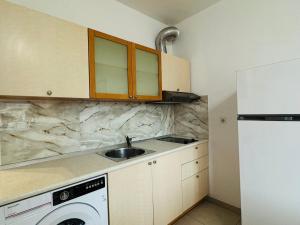 SUNNY HOUSE 103 One Bedroom Apartment