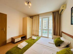 SUNNY HOUSE 103 One Bedroom Apartment