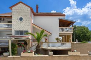 My Dalmatia - Apartment DaDa 2 with pool