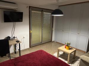 Flores room