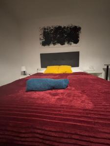 Flores room
