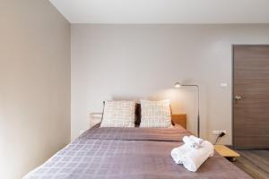Asoke BTS GymPool Netflix 40sq 1living1Bed Bathtub